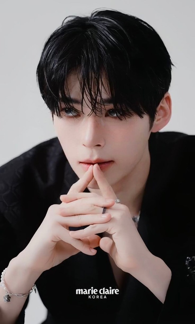 Base umum bisa follow @cornerfess tweet media