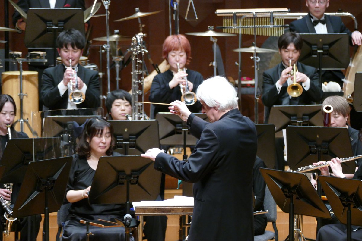 OsakaShion's tweet photo. 【御礼💐】

🎼 第165回定期演奏会
20年ぶりの #ヤン・ヴァンデルロースト との共演🥹
3月1日に70歳のお誕生日を迎えられ、その特別な年にお越しいただきました👏
お楽しみいただけましたでしょうか？✨

アンコールは以下の曲をお届けいたしました🎵
●コンサート・マーチ「マーキュリー」（J.ヴァンデルロースト）

本日の公演で、ホルン奏者 #山口潤 が最後の定期演奏会となりました。
1988年に入団後、さまざまな苦難を乗り越え、Shionを支えてくれたメンバーの一人です。
潤さん、長い間本当にありがとうございました‼️
そして、ファンの皆様には、これまでのご声援に心より御礼申し上げます。

次回のShion自主公演は、4月19日に同じ会場ザ・シンフォニーホールにて開催✨
日本ポップス界の重鎮にして、屈指のエンターテイナーであった作曲家・宮川泰氏。
没後20年にあたる2026年、息子である音楽監督・宮川彬良のもとに、宮川安利、宮川知子、そしてコーラス・グループ“楽団Goo”が集い、その音楽を特集します🪩💃

チケットは大好評販売中です🤩🎫
迷われている方はぜひお早めにチケットをお買い求めください💨

✅第166回定期演奏会
日時：2026年4月19日(日) 16:00開場／17:00開演
指揮：宮川 彬良（音楽監督）
共演：宮川 安利、宮川 知子、楽団Goo
会場：ザ・シンフォニーホール

👇チケットのお買い求め・公演詳細はこちら👇
https://t.co/j76drOjuBG

#オオサカシオン