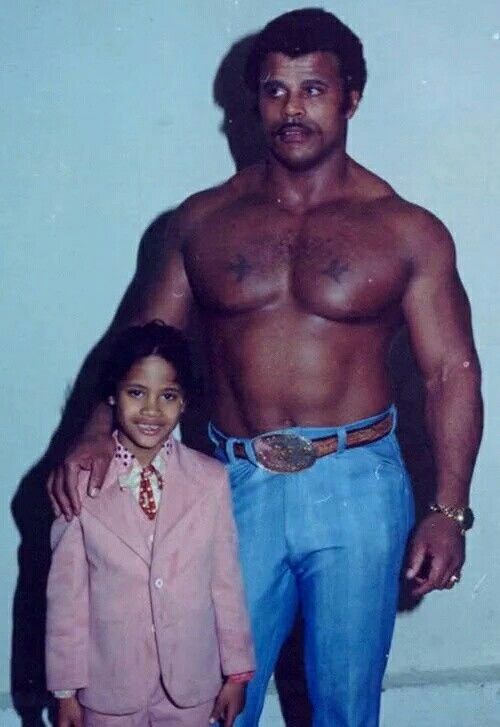 Jabz_CFC's tweet image. Young Dwayne Johnson and his father Rocky Johnson.