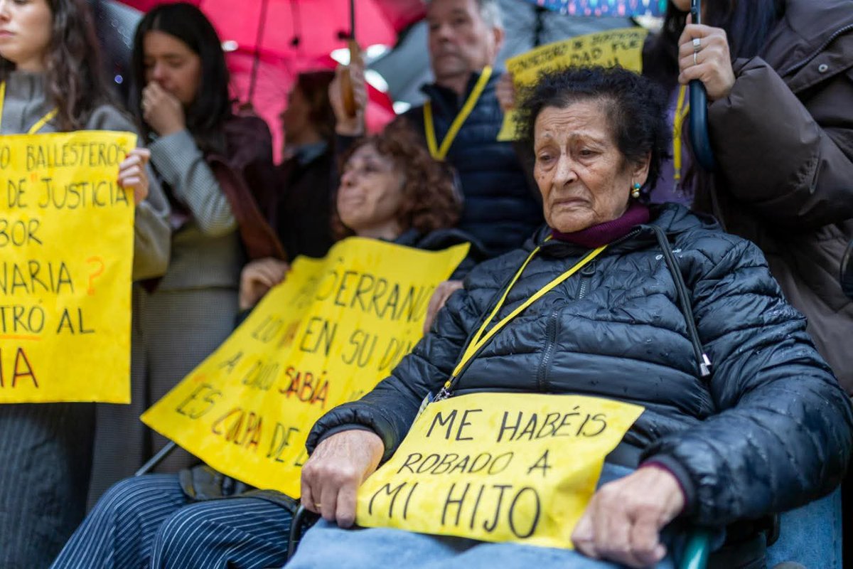 47c0f13baf004cd's tweet photo. @sanchezcastejon Pedro, mi madre también perdió a su hijo por una enfermedad, esta mujer también por un accidente que no debió ocurrir, si se hubieran hecho las gestiones bien. Que caiga quien tenga que caer, el dolor de una madre por la pérdida de un hijo, es irremunerable. https://t.co/19byskiUrt