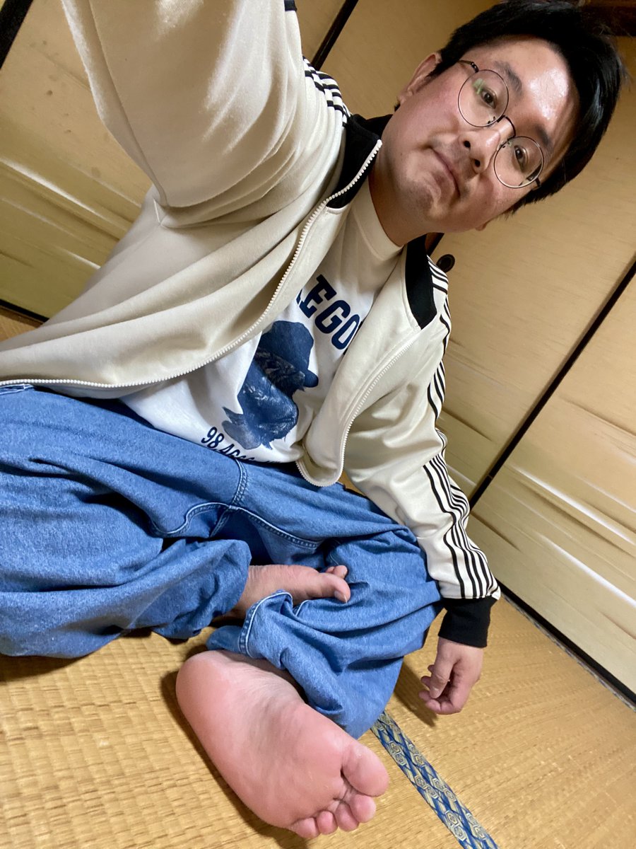 ただモ tweet media