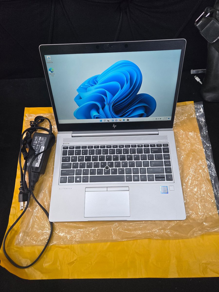 Skylark's Place Gadgets 💉📱 tweet media