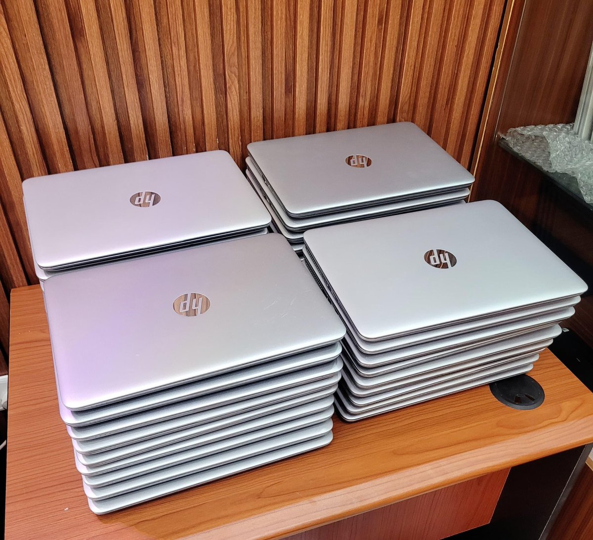 Skylark's Place Gadgets 💉📱 tweet media