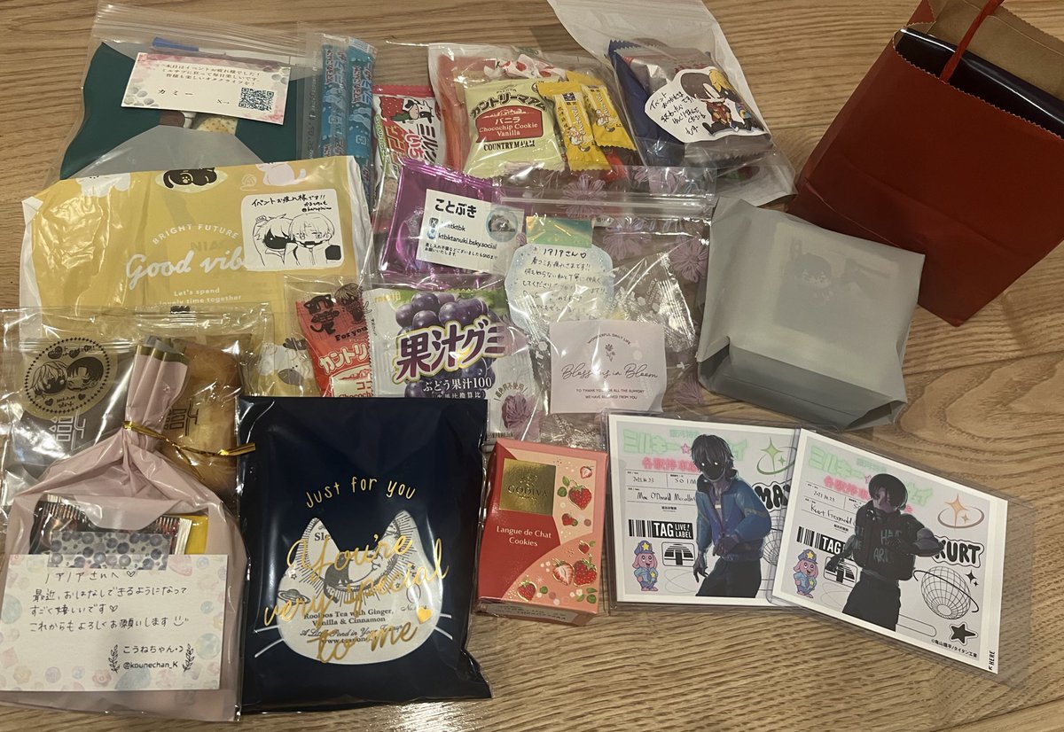 改めまして昨日はお疲れ様でした＆ありがとうございました！！
誰も来ないかも…ってしょもしょもしておりましたが、たくさん来て頂けて本当に嬉しかったー！楽しかったー！😭❤️‍🔥
差し入れもたくさん！ありがとうございます！もうお子がむしゃむしゃ頂いてます！😂