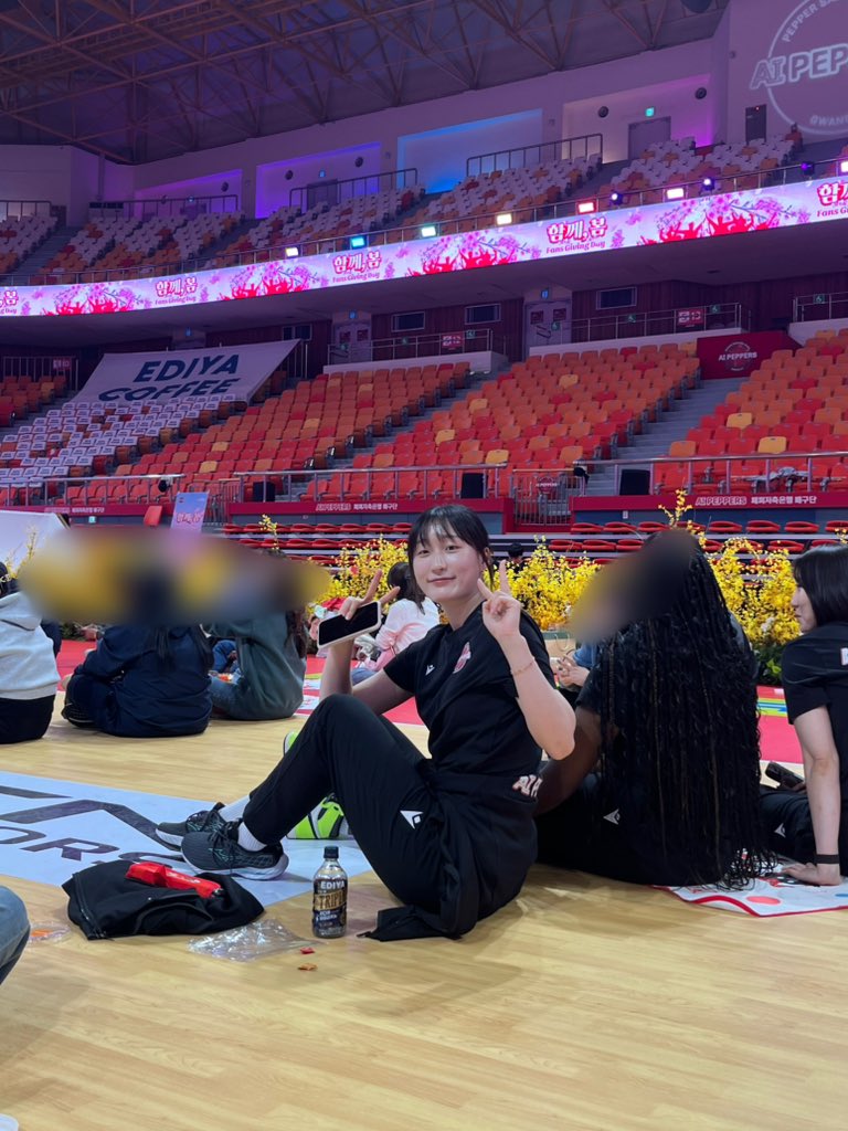 긍서¹³ tweet media