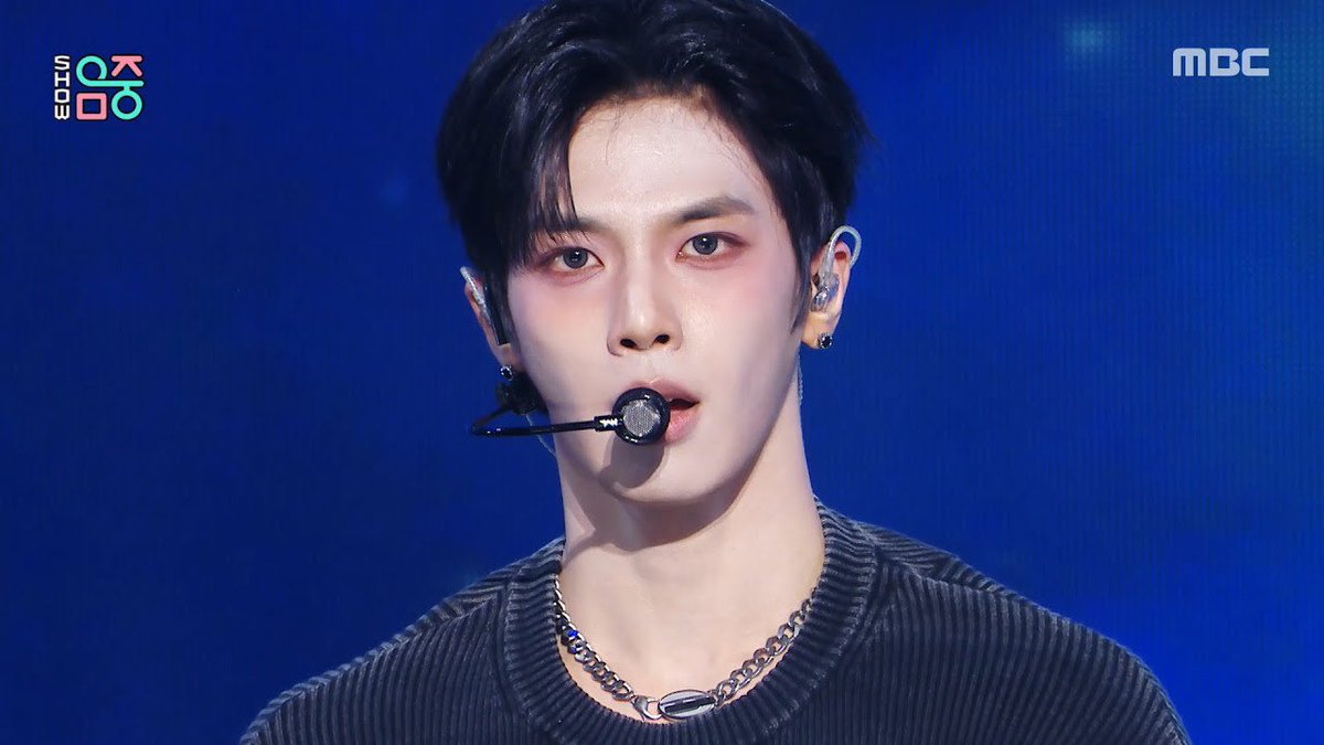 [🎬]

In A Minute (인어미닛) - Broken Doll | Show! MusicCore | MBC260321방송

🔗 youtu.be/ExW3hFGGZ00?si…

#InAMinute #인어미닛
#WhoDoYouLove_INeedYou
#JUNTAE #준태 #JAEJUN #재준 #HYUNYEOP #현엽