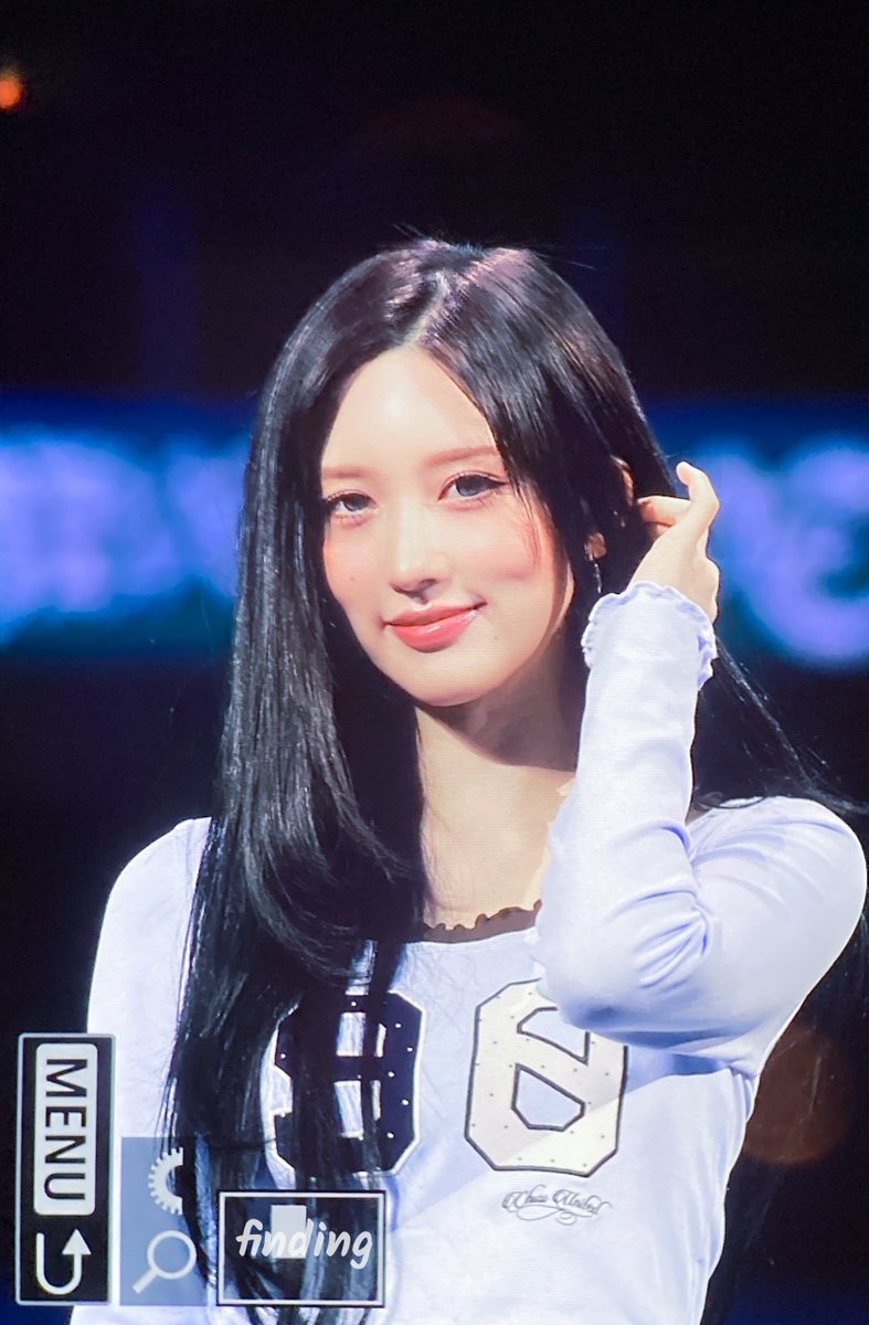 𝗳𝗶𝗻𝗱𝗶𝗻𝗴 tweet media