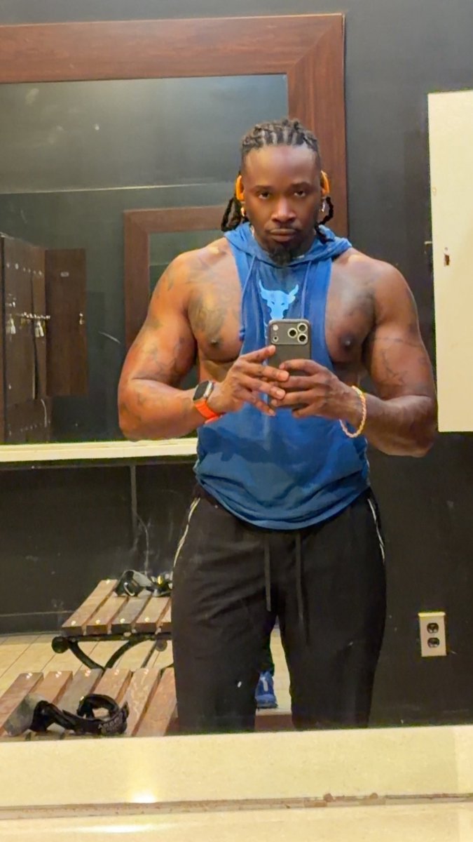 bigchezt tweet media