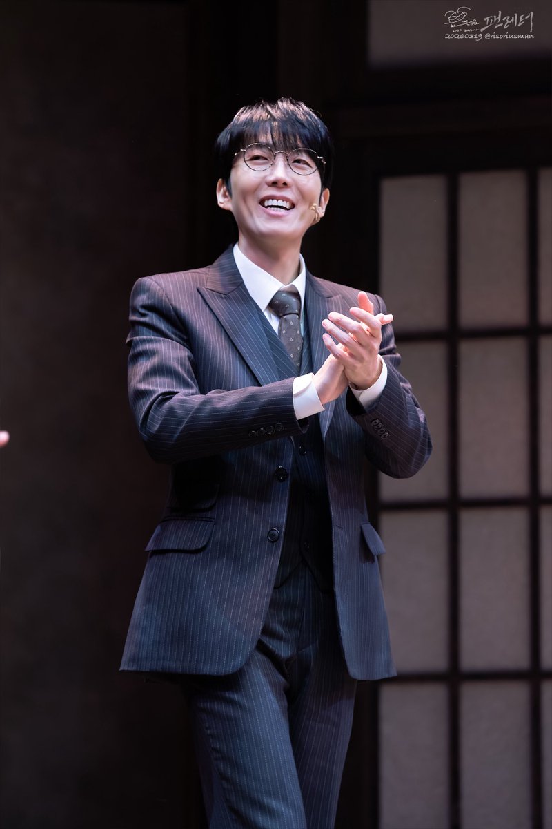 risorius_jb's tweet photo. 20260319 팬레터 
김재범 김해진

박수치면서 앞으로 나오는 중
밝게 웃는 해진선생님이 귀여우심🥰 https://t.co/UQOuB1MhLd