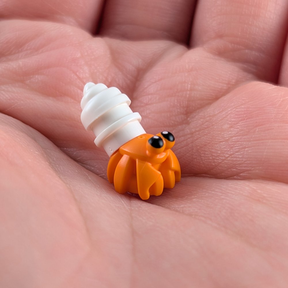 This tiny LEGO hermit crab is actually giving me cuteness aggression 😭🪸

#lego #hermitcrab #legophotography #afol #minifigures
#cute #tinythings #sealife #marinelife #naturelovers #blueplanet #legocommunity

ebay.us/m/qXuwhP