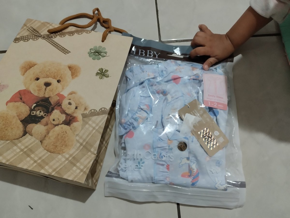 fazulfalaaa's tweet photo. Rezeki anak https://t.co/kXlQ5D7gvR