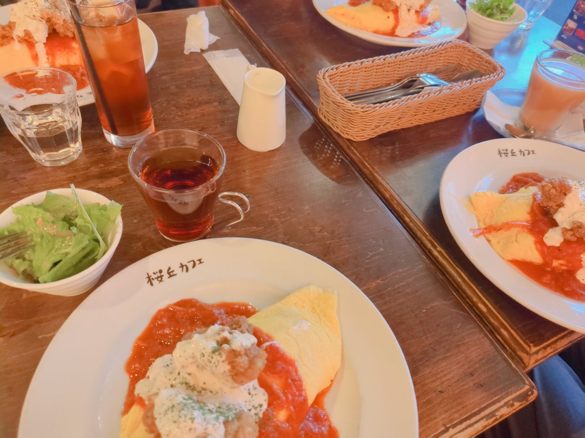curryko_okishi's tweet photo. 楽しすぎた昨日ooo!!!
お友達とランチもディナーもお茶もできたし、ライブもヨネダ2000も楽しすぎてあっという間に終わっちゃった
来年かぁ～楽しみだなぁ☺️

#SAKANAMON  #meiyo 
 #Uooo!! https://t.co/4S5AlPse9E