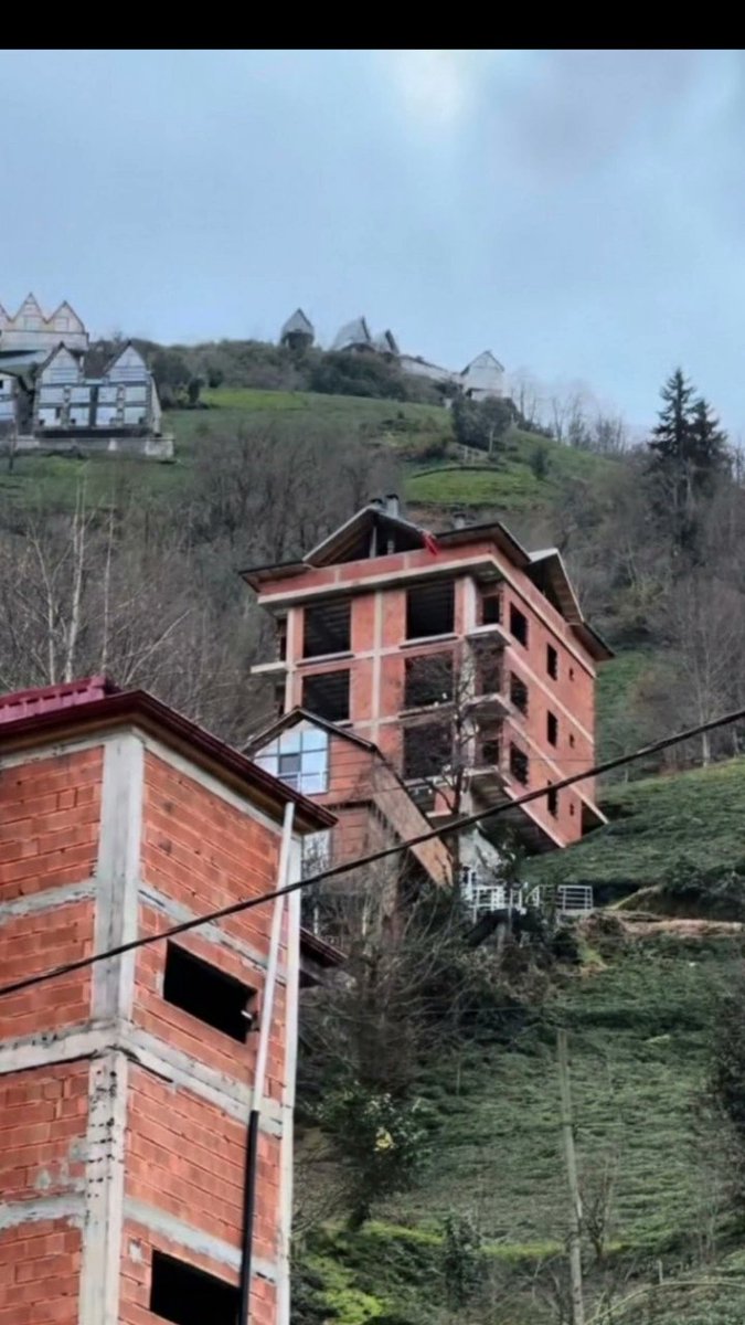 Bir Acayip Kadın tweet media