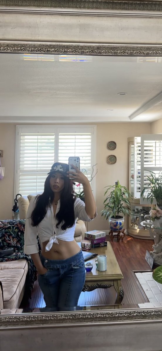 Veem0ri's tweet photo. Life so crazy rn working for actual production companies that are affiliated w the big leagues https://t.co/yXY9cilyfV