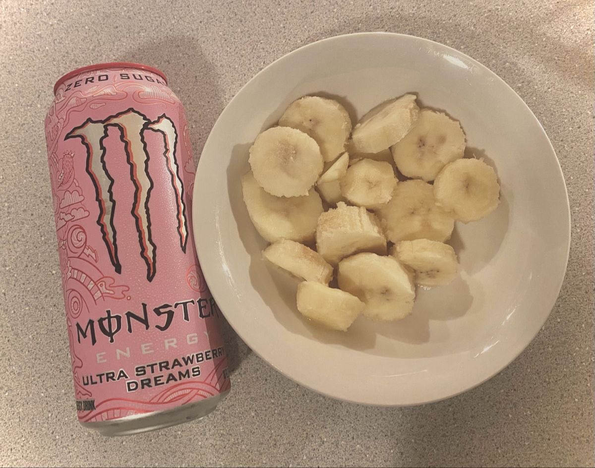 VIVCALZ's tweet photo. Pinning until i’m at 145lbs (new phone)

Want to be comfortable in my body for summer

-no caloric drinks at all
-no fast foods. Opt for simple 
-omad or 10k steps/gym https://t.co/XgZkrUiGDK