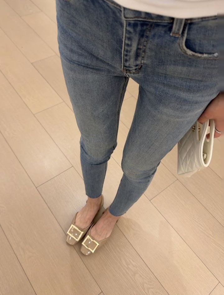 Adarsh63513012's tweet photo. 现在是15:54分

给这条动态  点赞评论 5

全身Luo照回复！不发是小狗🐶🐶 https://t.co/u4LNjxhtTy
