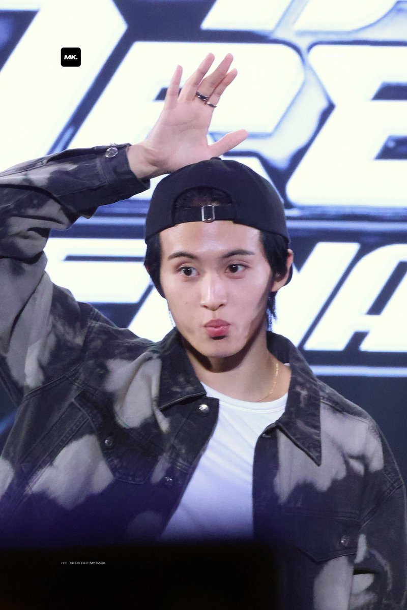 🎱+💚 tweet media