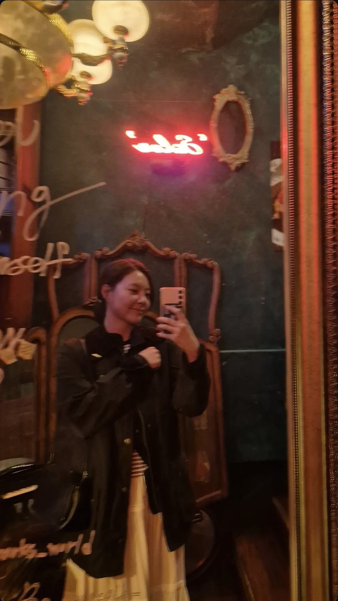 아 예뽀다아 . . 🥹 아 보고 싶어 😭