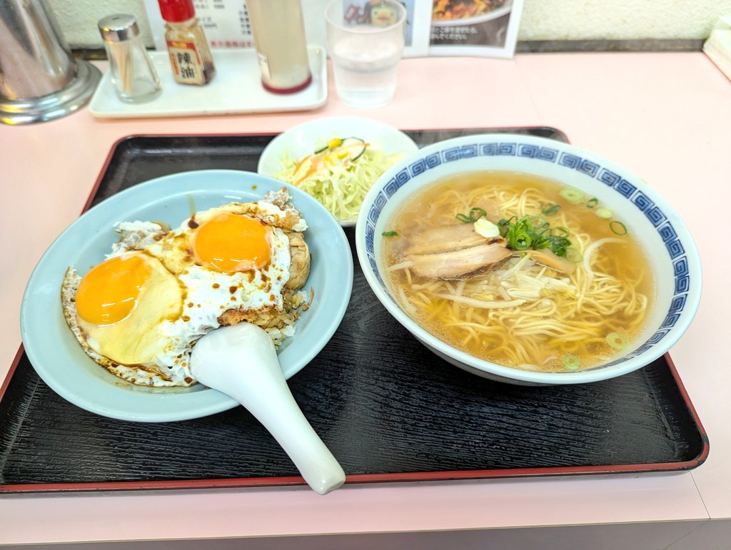entouikkatu's tweet photo. 原付でしまなみ！
思ったより寒かったけど、楽しかった。
もっと暖かくなってまたまた来たい！ https://t.co/R1xTGrzfsb