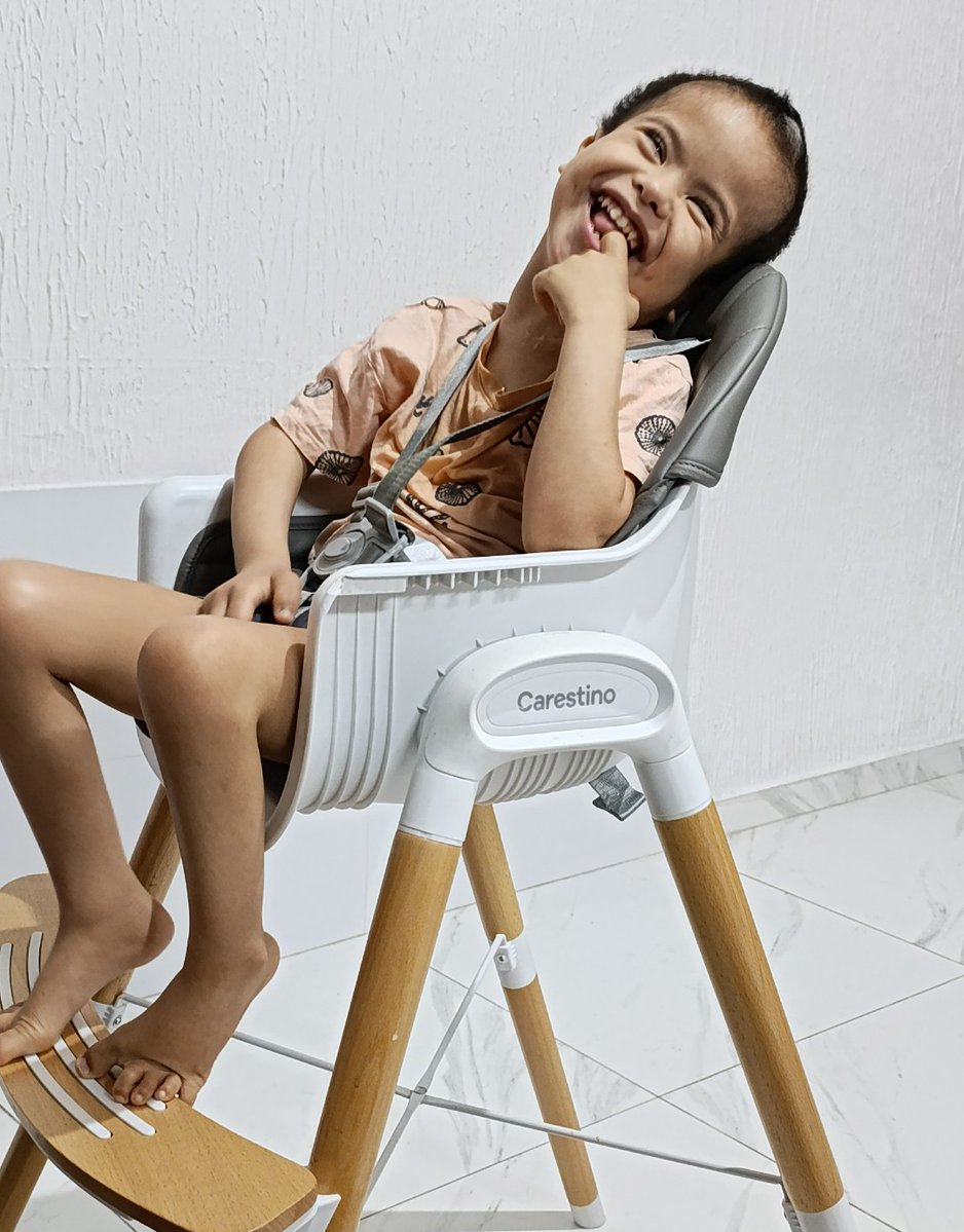 Hoy es el día mundial del síndrome de down y Tadeo lo sabe
Hoy es un buen día para recordar que cada uno va a su ritmo y está bien, que todos somos diferentes y que esas diferencias son lo que nos hacen únicos
Te amamos, chinito mimoso 🩵💛
Gracias por enseñarnos cada día