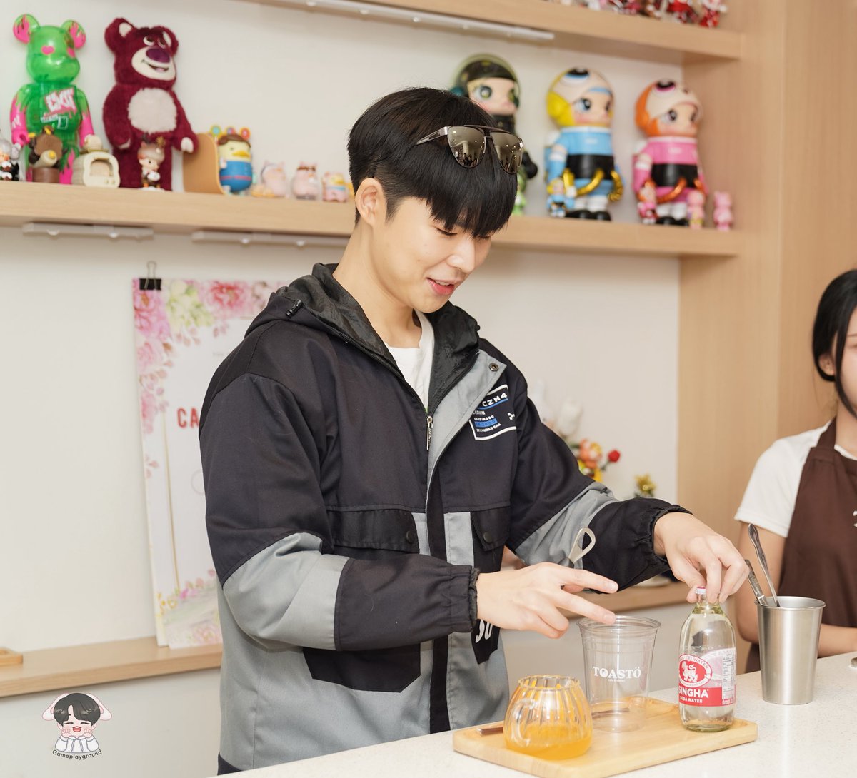 [🐰 #GameplayLevelUpParty 🎂]

บาริสต้าสุดหล่อ🥤

#GameplayRB <a href="/GameplayRabbit/">GameplayRB</a>