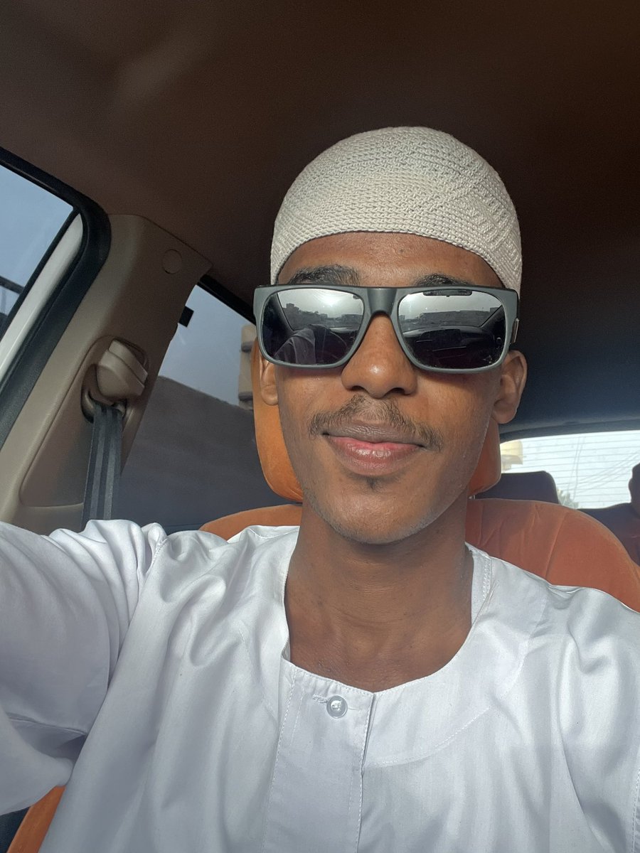 Yaseeiin_'s tweet photo. Happy Eid 🌙🖤 https://t.co/pzeMYEjstg