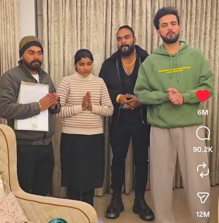 MortalX67's tweet photo. You can't beat your owner #ElvishYadav
#ElvishArmy
So sit down german shepherd 😂 https://t.co/aLfTLoQFzI
