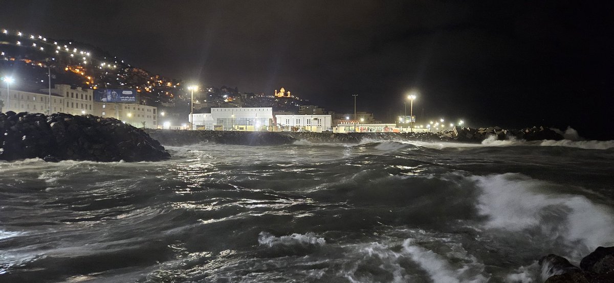 Auth_Algeria's tweet photo. Alger by night https://t.co/qr3QACG7VB