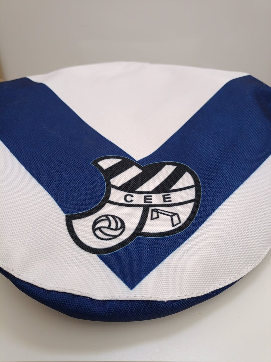 Escapulades-Chevron-V- tweet media