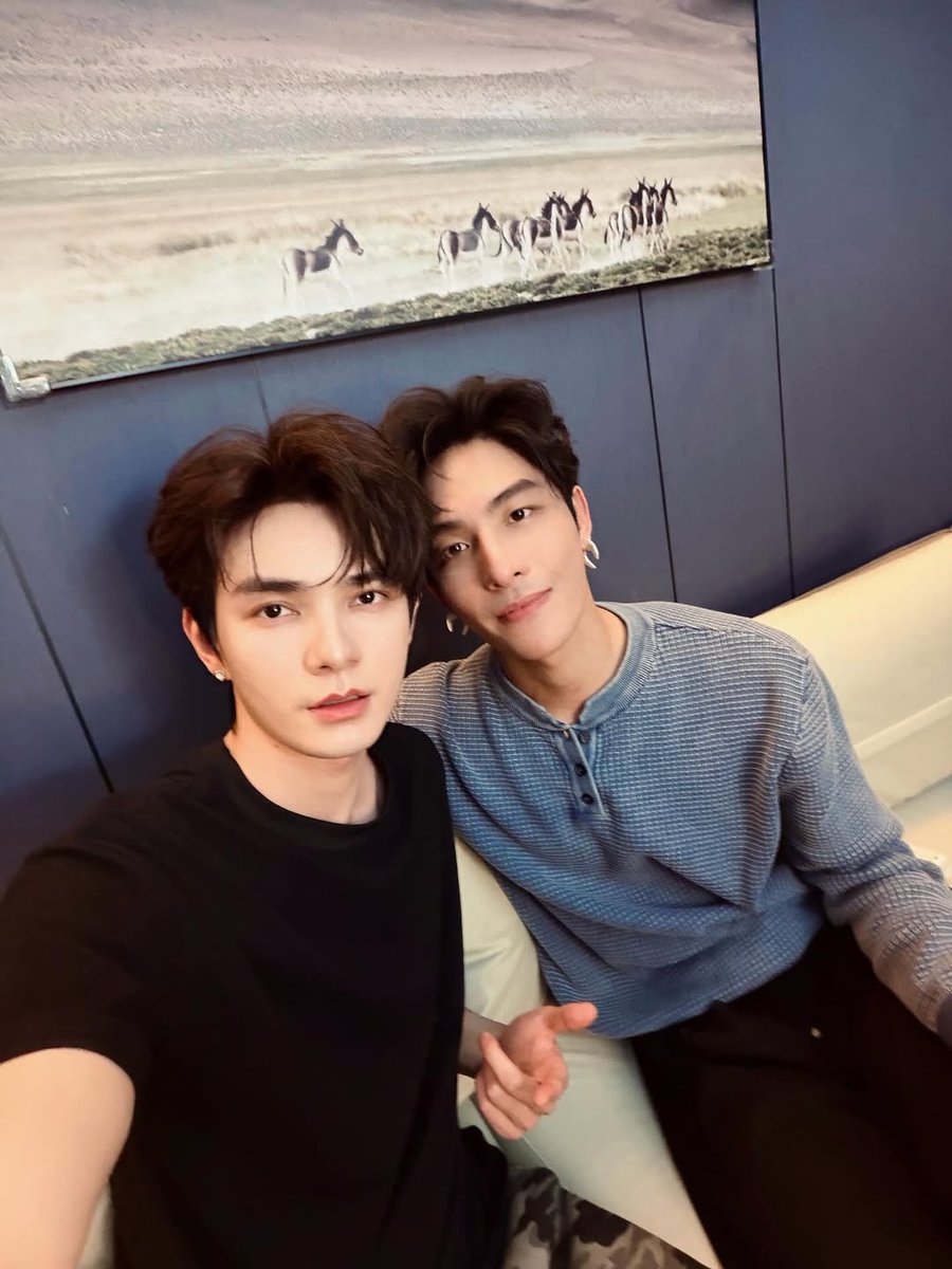 He Changxi and He Yanchao after live broadcast today