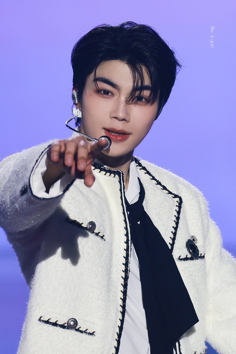 𝒍𝒊𝒌𝒆 𝒊𝒕 𝒈𝒖𝒏 🖤 tweet media