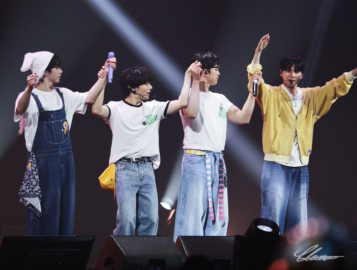 Glassa🌙 tweet media