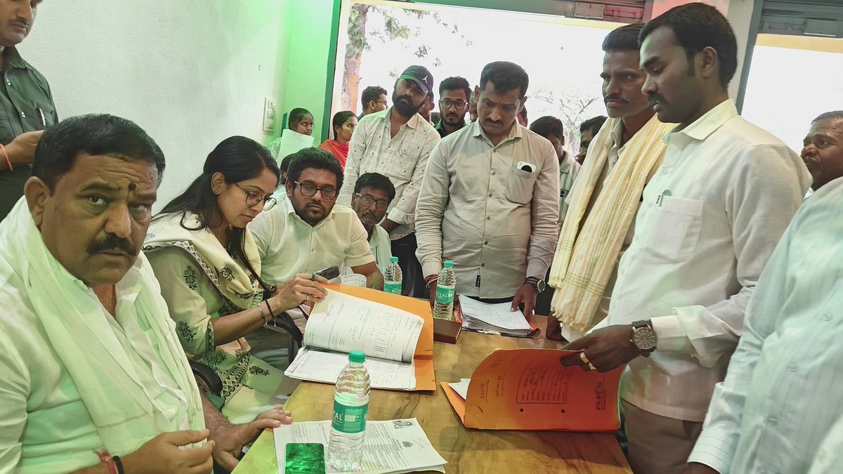 ShwethaKAS's tweet photo. Janaspandana was successfully conducted, bringing governance closer to the people, with prompt action initiated on key issues. https://t.co/t1YoZqX4aJ