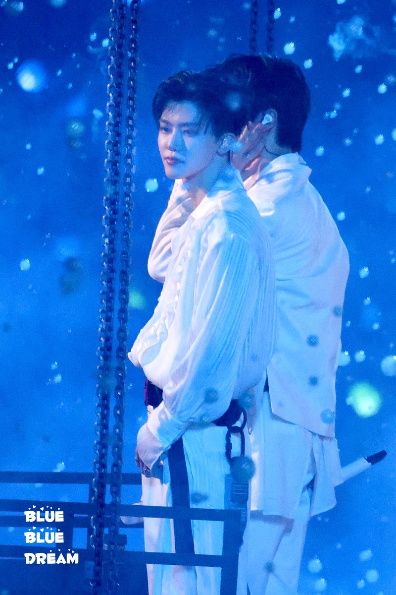 𝐁𝐋𝐔𝐄 tweet media