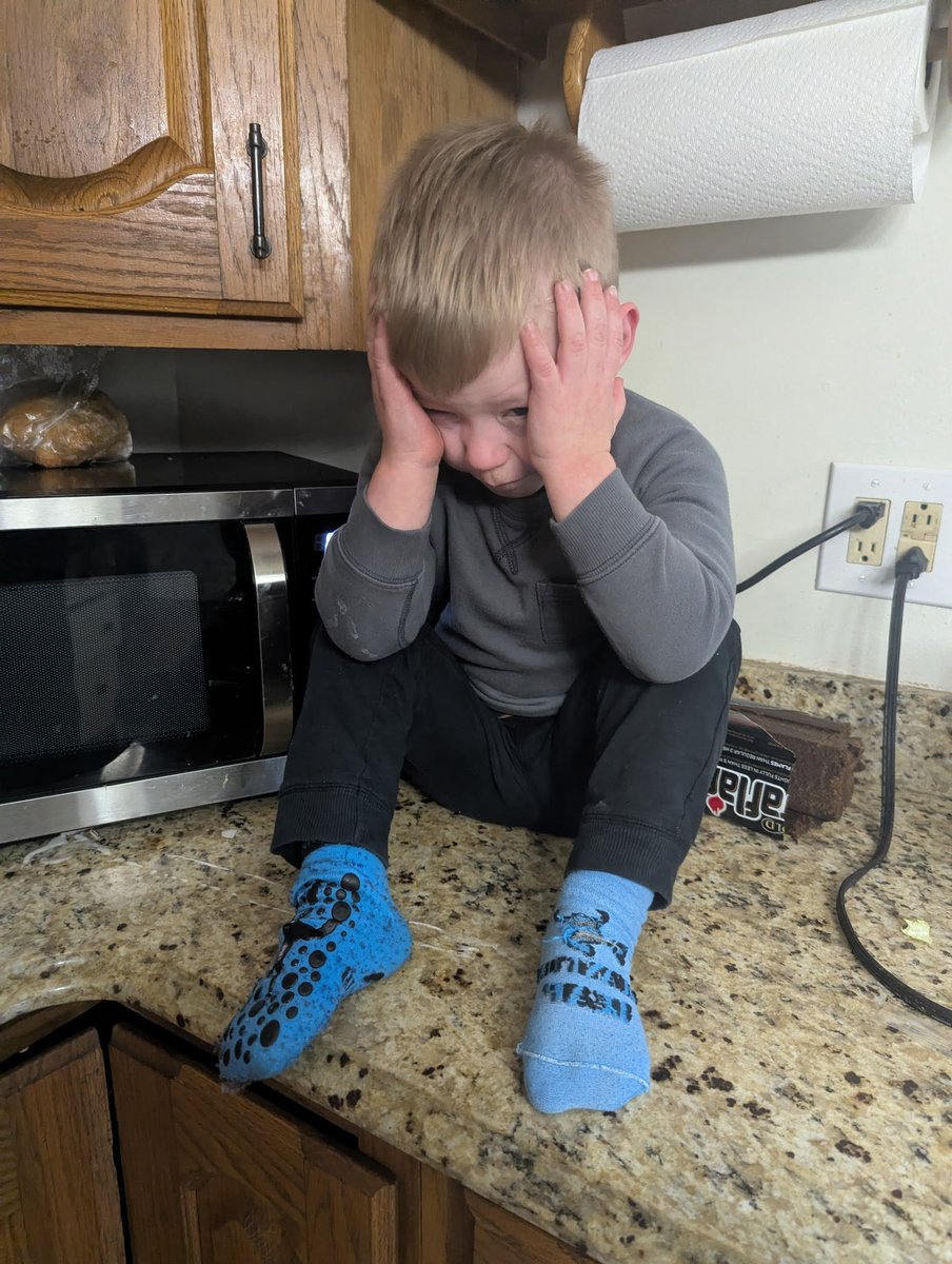 AllenKnight1983's tweet photo. @baileyhaley22 @Brittanyyknight @M22Knight @DianaKn02468389 When my grandson is not feeling well and wants cherry pie for dinner a phone call from Pap to the parents and he gets his cherry pie. https://t.co/I6FiZaUUh1