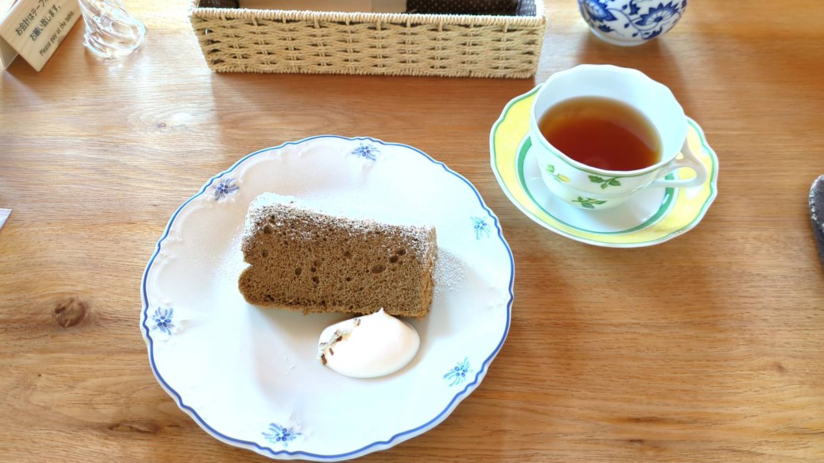 Trionworld121's tweet photo. 今日のカフェです☕

宮城県角田市
紅茶専門店Cream Tea

シフォンケーキセット730円
スコーンセット780円
です。

この価格で紅茶が3杯飲めてすごい😳
紅茶専門店は初めて行きました。

スッキリした紅茶でしたが、リプトンしか知らない凡人の自分はもの足りないかな😂
スコーン、シフォンは激うま😊 https://t.co/kJNpXenWQt