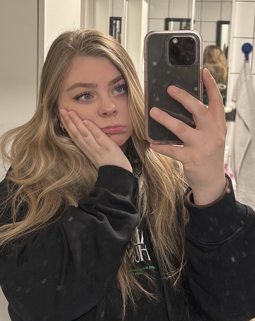 perni🐰ྀི tweet media