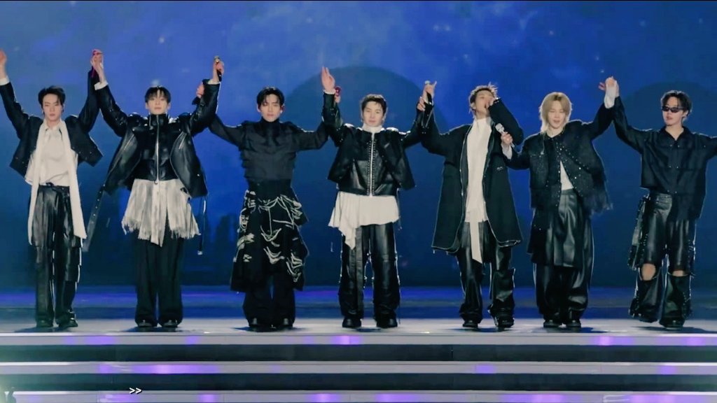 skjnition's tweet photo. a big part of me healed today that was beyond beautiful so blessed to have them back @BTS_twt thankyou for such a beautiful experience ♥︎

THANKYOU BTS 💜 https://t.co/lIOGjHzxeZ