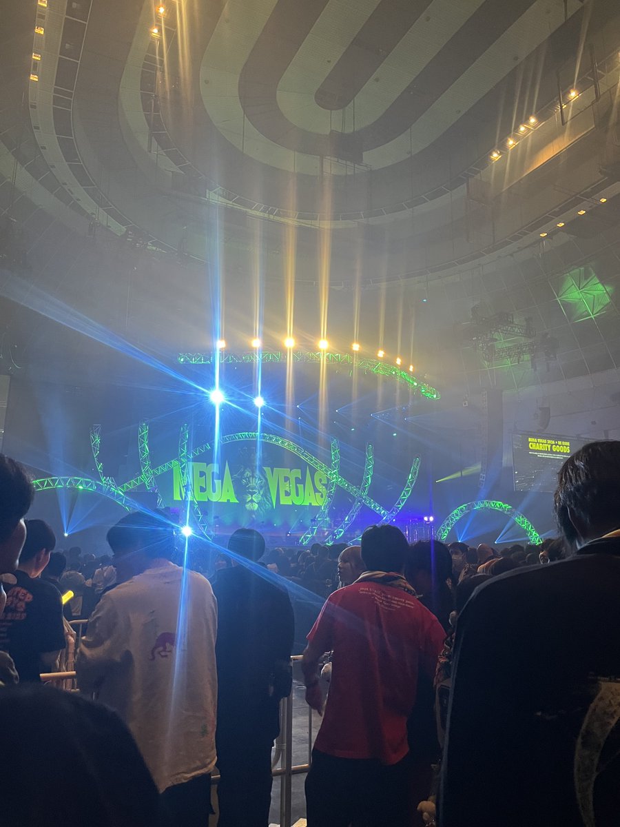 azuu_band's tweet photo. メガベガス！！！！iLifeもかっこよかった〜‼️⭐️ https://t.co/dKwyonaqgm