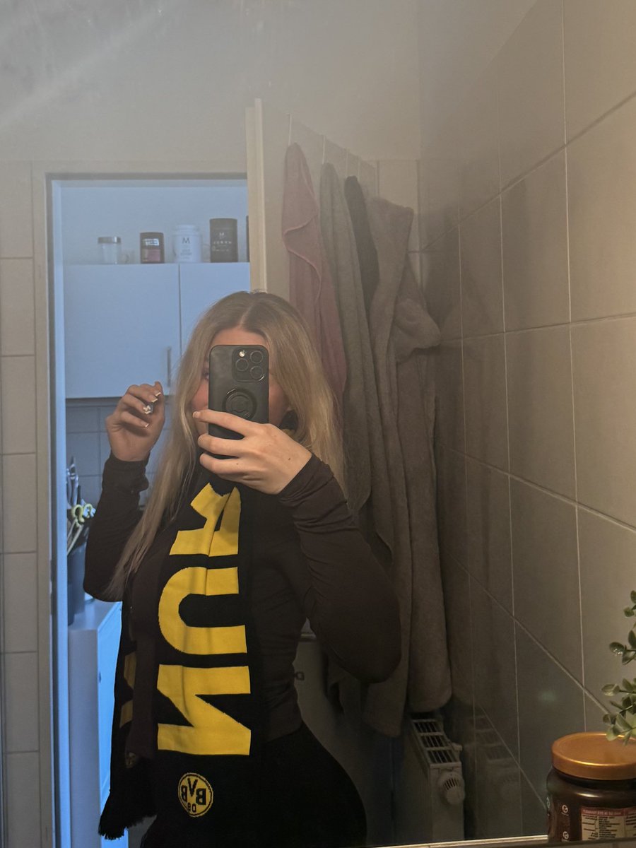 𝘓𝘢𝘶𝘳𝘢 tweet media