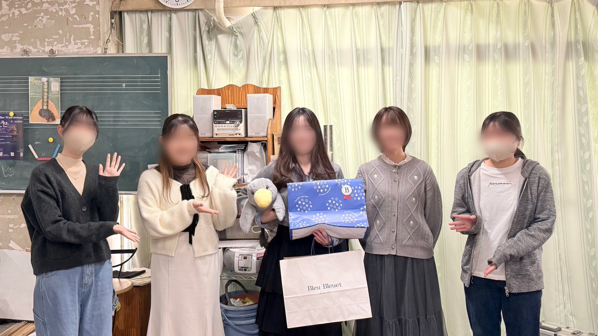 NodaiMandolin's tweet photo. 先日、4年生の先輩方の追い出しコンパを行いました！
昨日卒業された先輩方、ご卒業おめでとうございます🙌💐そして、これまで本当にありがとうございました！ https://t.co/FRebFFxWbP