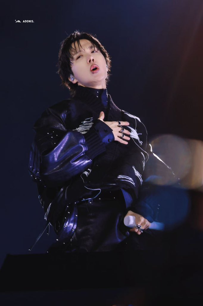 Adonis_Hoseok's tweet photo. 260321 BTS ARIRANG LIVE

#제이홉 #JHOPE #정호석 
#BTS #방탄소년단 #ARIRANG 
@BTS_twt https://t.co/lLpqYgWgmw