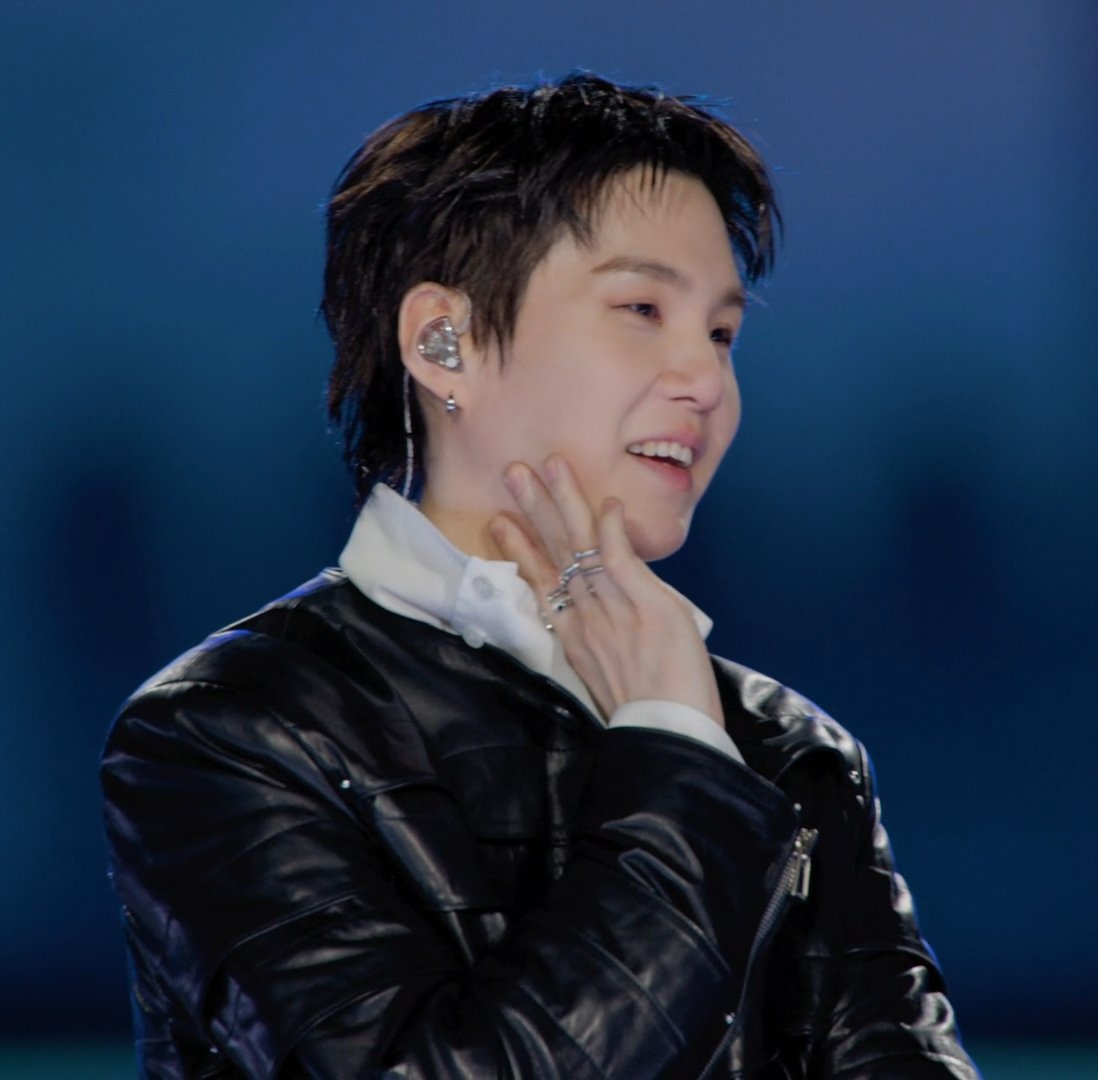 ʙᴛssᴏᴍᴍᴀ⁷ * slow * tweet media