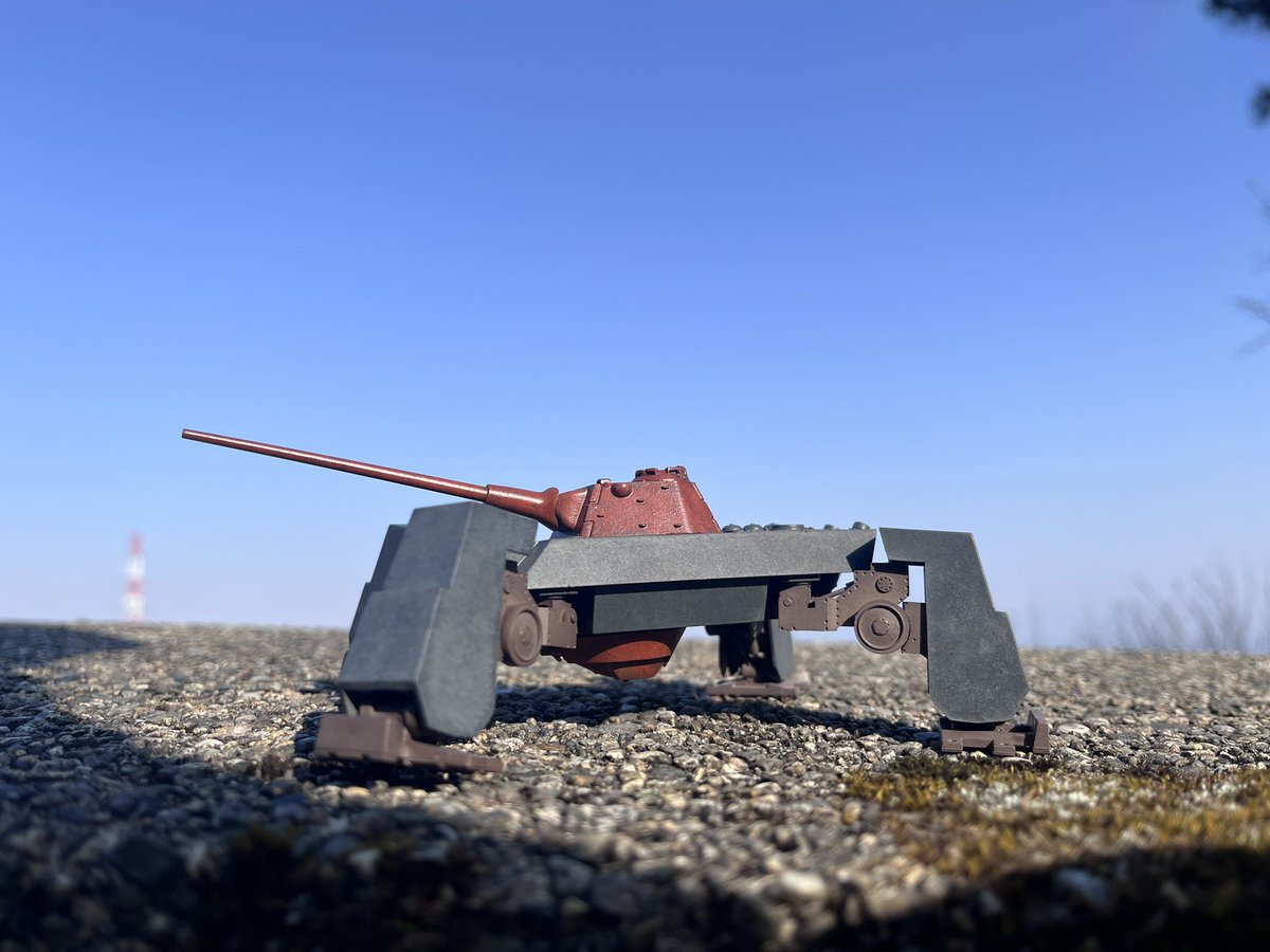 多脚兵器の人 tweet media