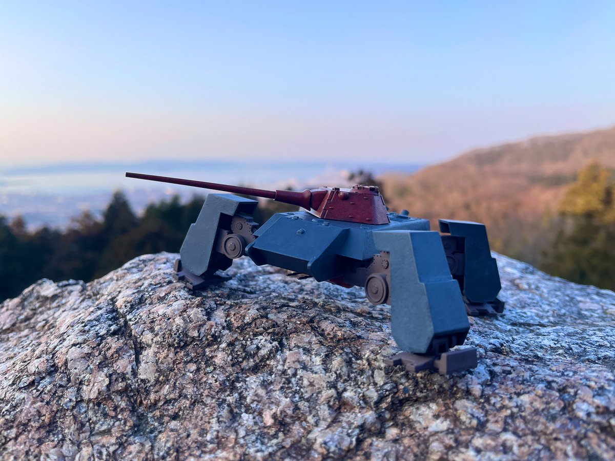 多脚兵器の人 tweet media