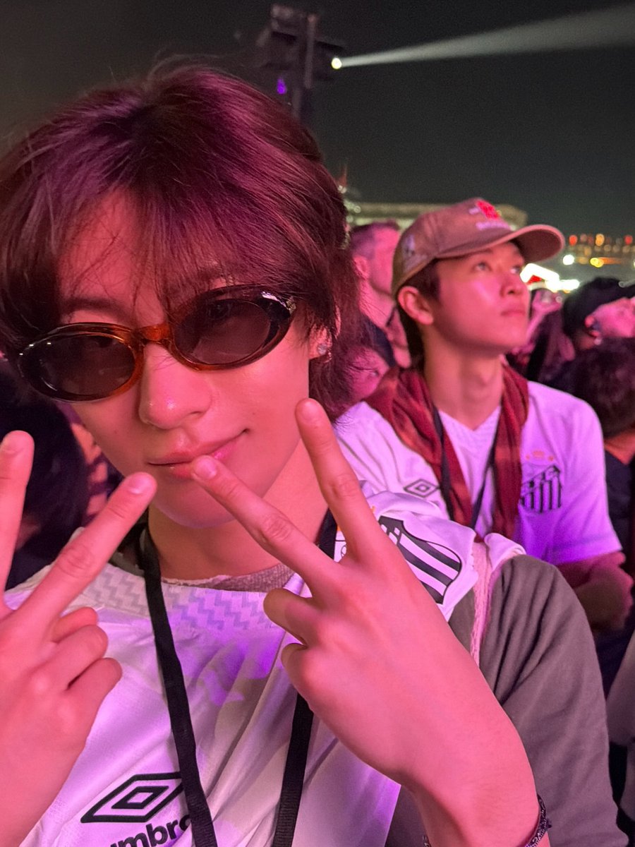 반항아 tweet media