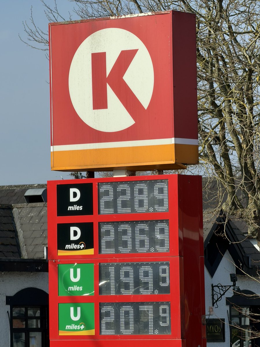 David Hall tweet media