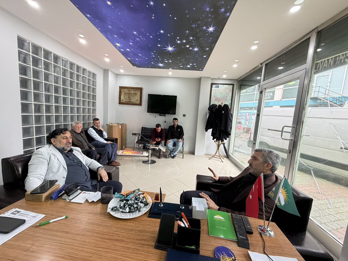 Sancaktepe İlçe Teşkilatımızın bayram programında, kıymetli üyelerimizle bayramlaşmak üzere bir araya geldik. Bayramın getirdiği kardeşlik, muhabbet ve birlik ruhunu hep birlikte yaşadık. Rabbim birlik ve beraberliğimizi daim eylesin, bayramımız mübarek olsun.
#HÜDAPARsancaktepe