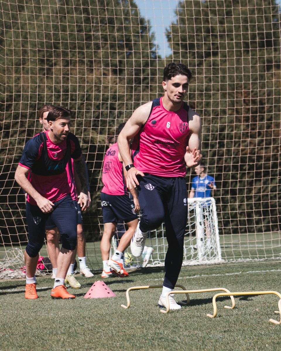 SD Huesca tweet media