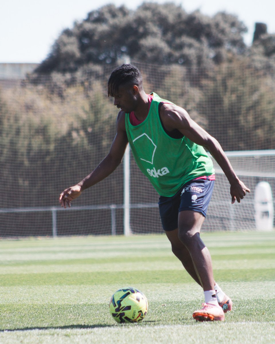 SD Huesca tweet media